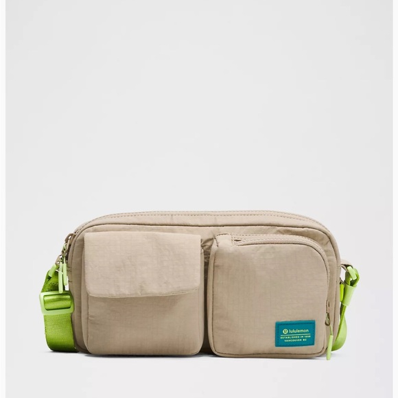 NWT!🍋🍋Lululemon Multi-Pocket Crossbody Bag 2.5L🍋🍋. Sheer Oak/Sour Grape - Picture 1 of 16
